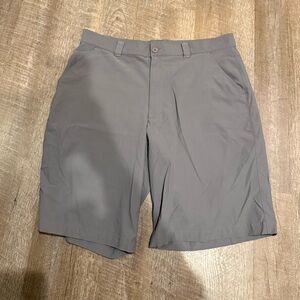 Under Armour Men's Gray Flat Front Shorts. Size 36